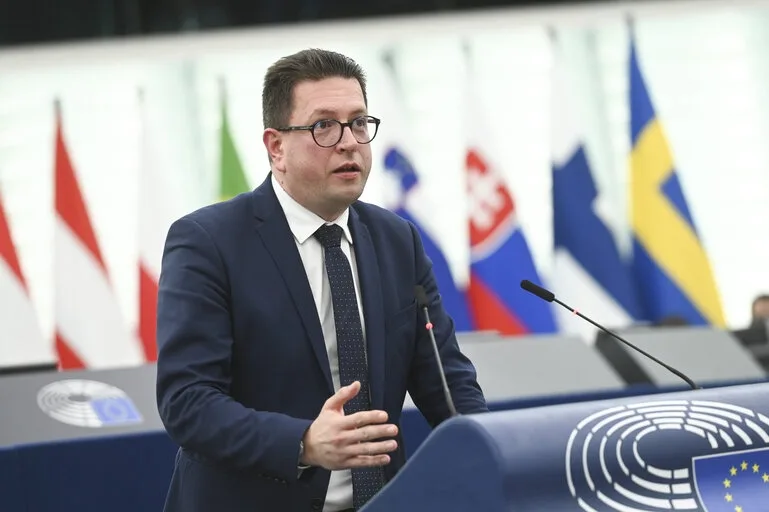 Inițiativă UDMR, sprijinită de PNL: PPE a adoptat o rezoluție pentru aderarea României și Bulgariei la Schengen