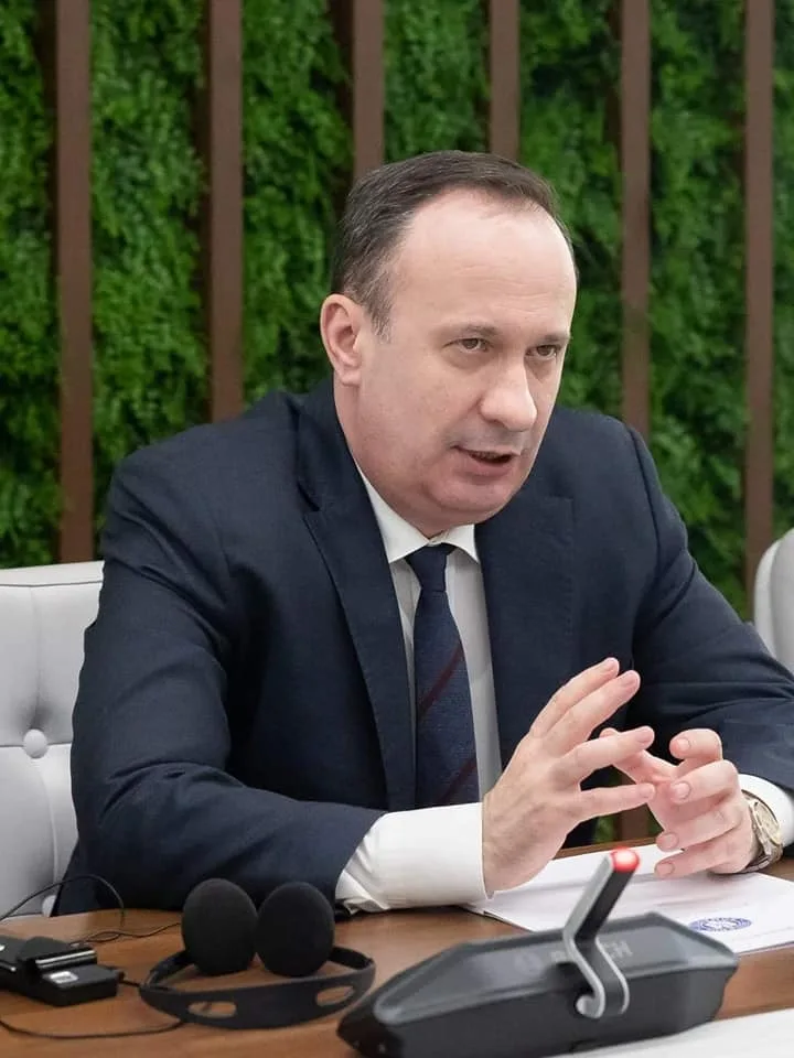 Câciu: în doar o lună, semnam contracte de peste dublul valorii pe care o semnau reprezentanții României într-un an întreg