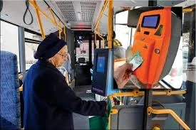 Pensionarii brăileni pot „respira” ușurați: vor primi gratuitățile la transport, corespunzătoare