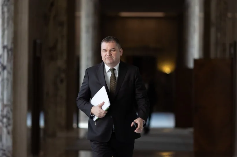 21 de contracte, în valoare de peste 209 milioane de lei, au fost semnate de ministrul dezvoltării