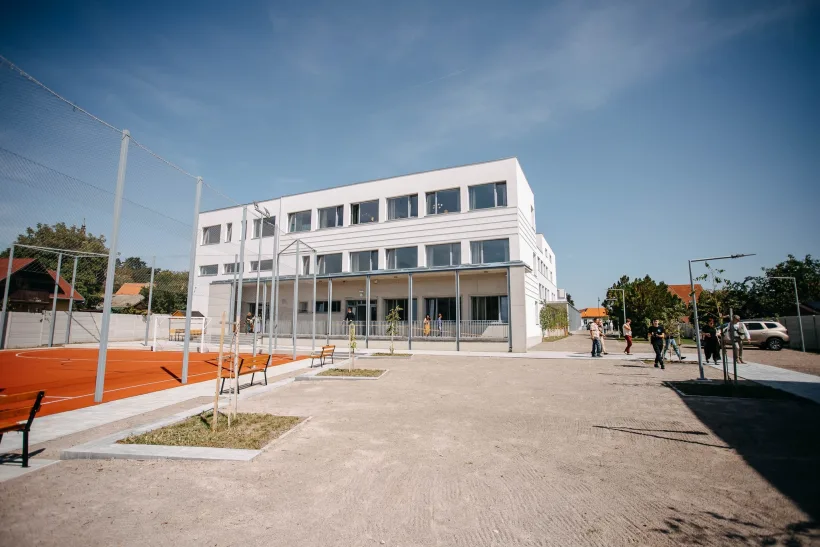 Educație specială la standarde europene: Școala Gimnazială Specială din Sfântu Gheorghe, complet modernizată