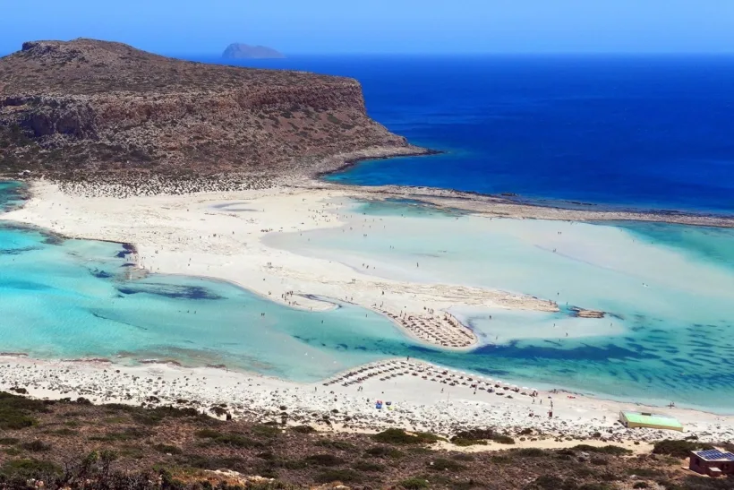 Primul turist român depistat cu coronavirus în Grecia. Era în vacanță în Creta